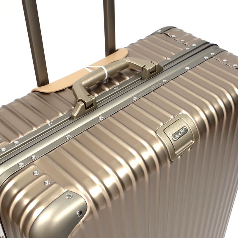 上品なスタイル - RIMOWA リモワ 923.77.03.5 TOPASTITANIUM RIMOWA 