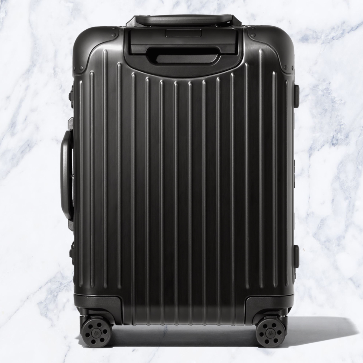 リモワ オリジナル 925.53.01.4 キャビン ブラック 35リットル 4輪 | リモワ(RIMOWA)専門通販サイト スーツケースマニア リモワ オリジナル 925.53.01.4 キャビン ブラック 35リットル 4輪 | リモワ(RIMOWA)専門通販サイト スーツケースマニア