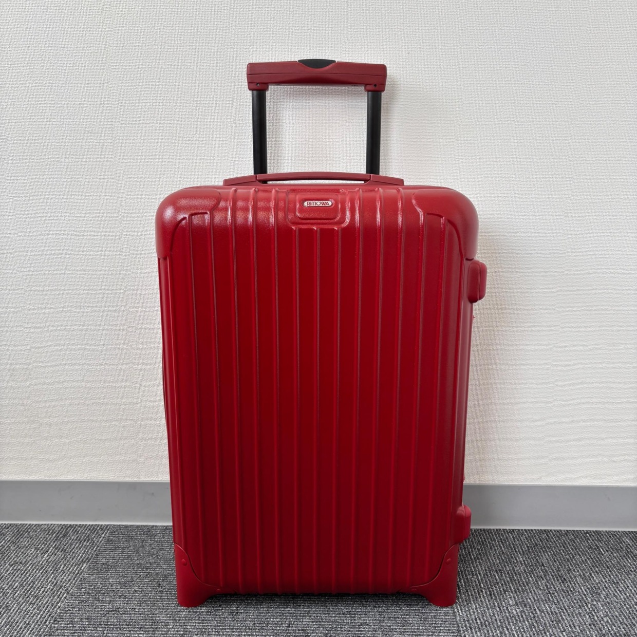 リモワ　サルサ(エッセンシャル)　855.52-12　35リットル　アウトレット品　2輪