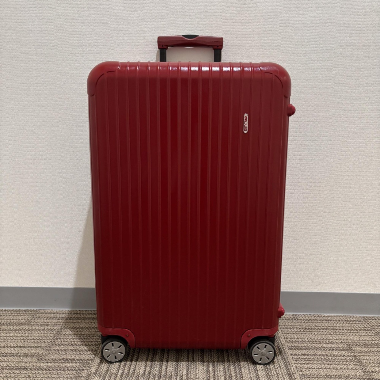 リモワ　エッセンシャル(サルサ)　875.70-2　82リットル　中古美品　4輪