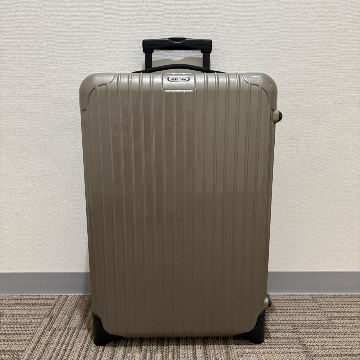 リモワ　サルサ(エッセンシャル)　859.63-3　中古美品　63リットル　2輪