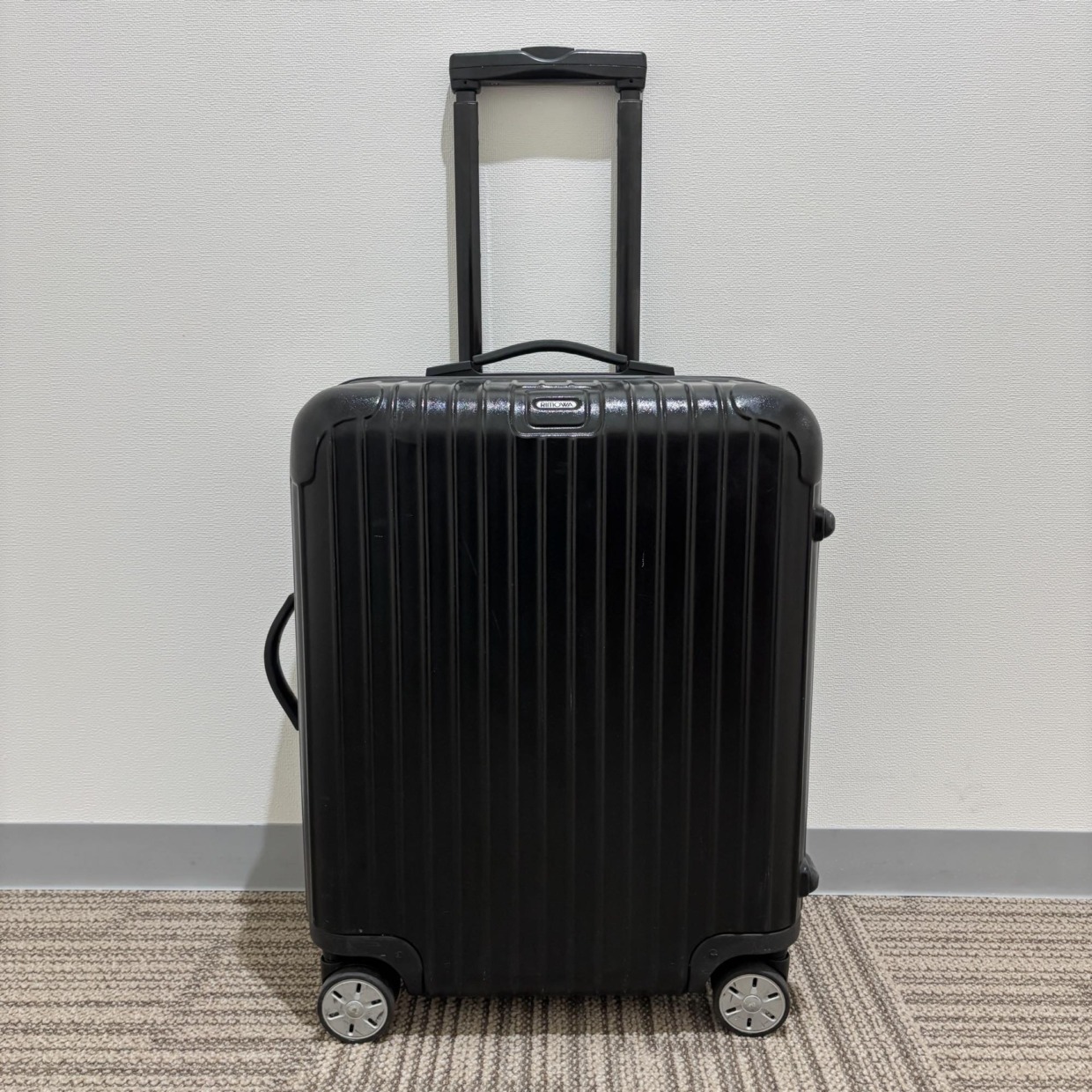 リモワ　エッセンシャル (サルサ)　U871.56-4　48リットル　中古商品　4輪