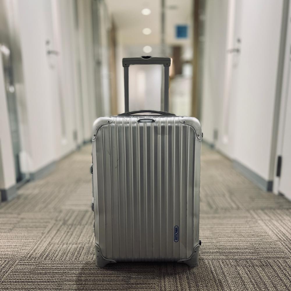 ずっと気になってた 【新品】リモワRIMOWA トパーズ スーツケース 32 - 旅行用バッグ/キャリーバッグ - alrc.asia