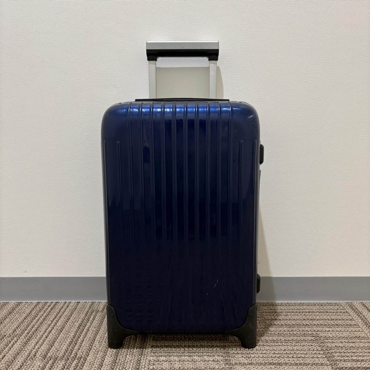 リモワ　タンゴ　831.52　中古美品　35リットル　4輪