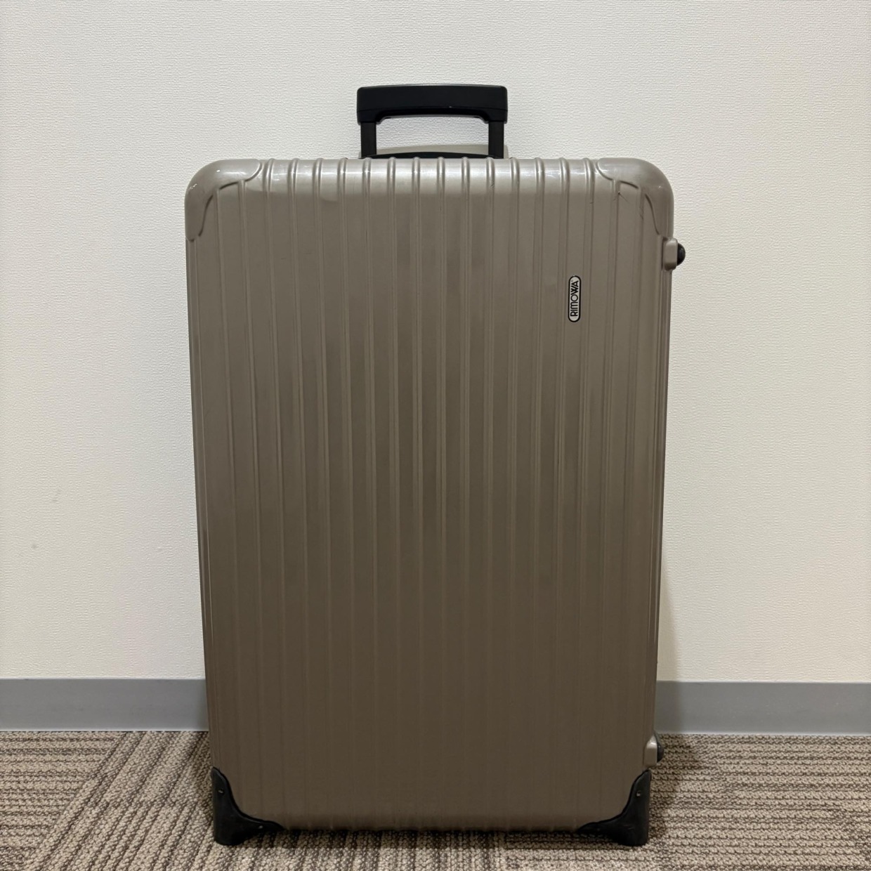 リモワ　サルサ(エッセンシャル)　859.70　中古商品　82リットル　2輪