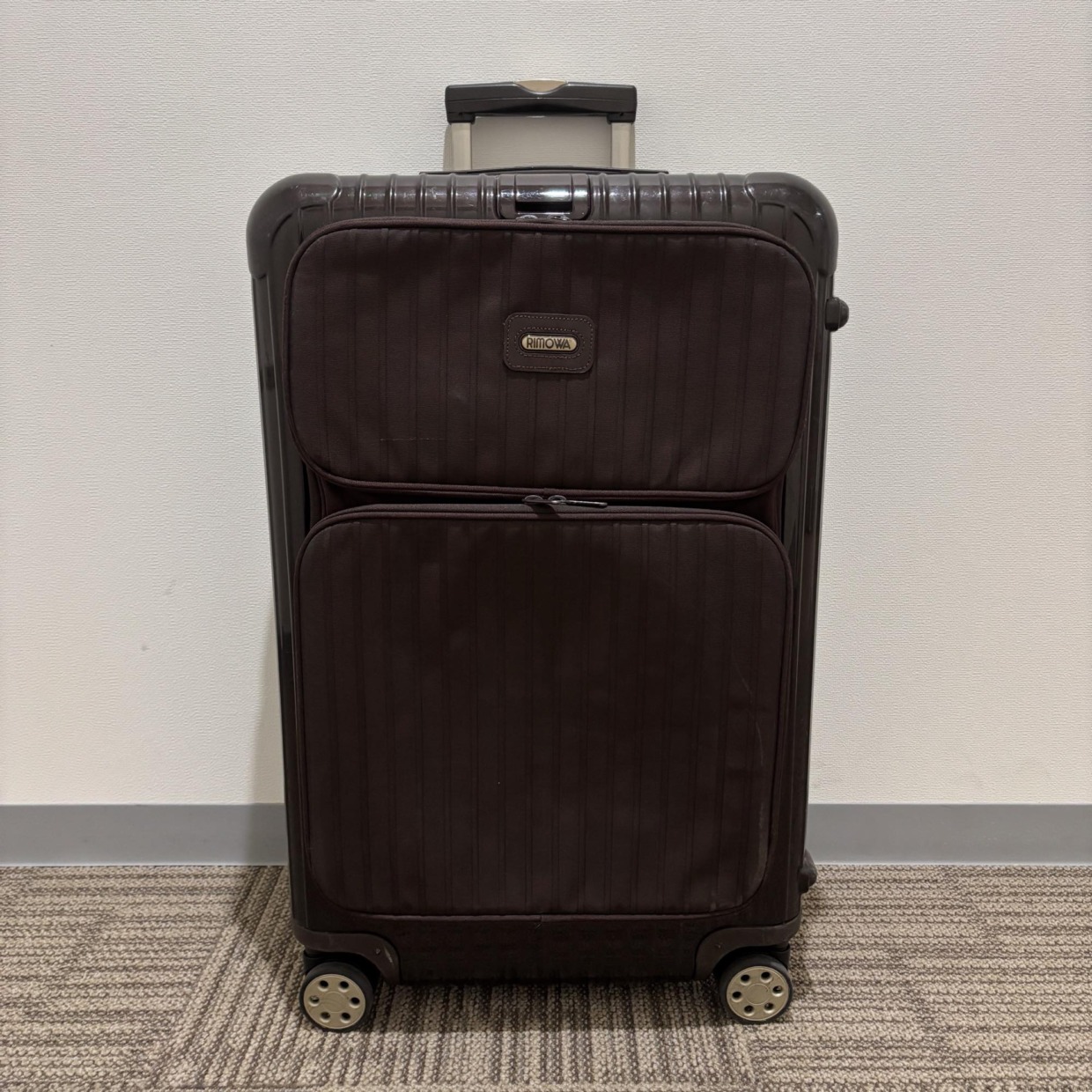 リモワ　サルサデラックス ハイブリッド　U862.70　82リットル　中古商品　4輪