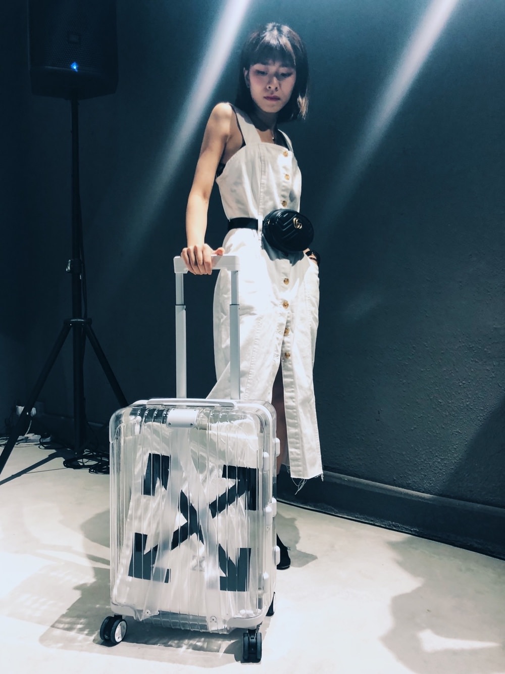 RIMOWA×OFF-WHITEのコラボモデルにはシンプルワンピ